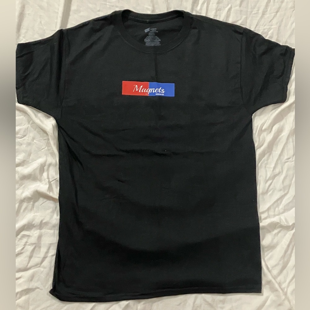Magnets T shirt